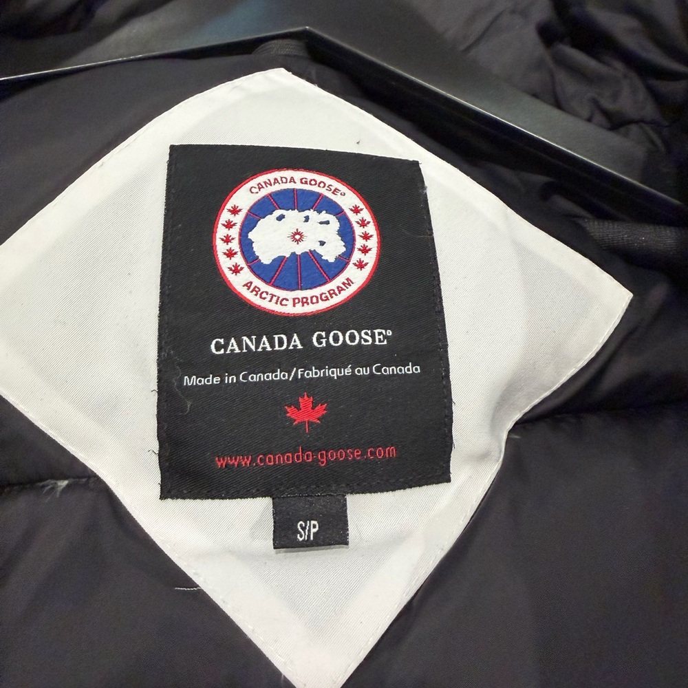 Canada Goose Women's Chilliwack Bomber Jacket - Picture 12 of 15